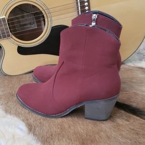 NOMAD  SUNDANCE  BOOTS